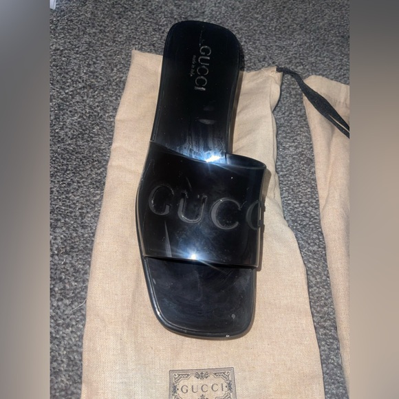 Gucci Rubber slide sandal Black  NOO SCAMMERS!! SCAMMERS WILL BE INVESTIGATED - Picture 5 of 9